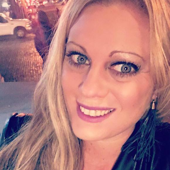 Meet your Posher, Karen - Picture 1 of 1